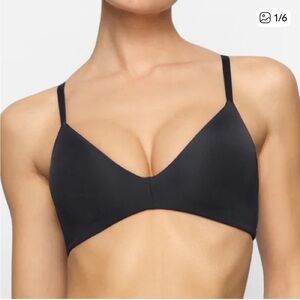 Skims Lightly Lined Wireless Bra Onyx 42D NEW